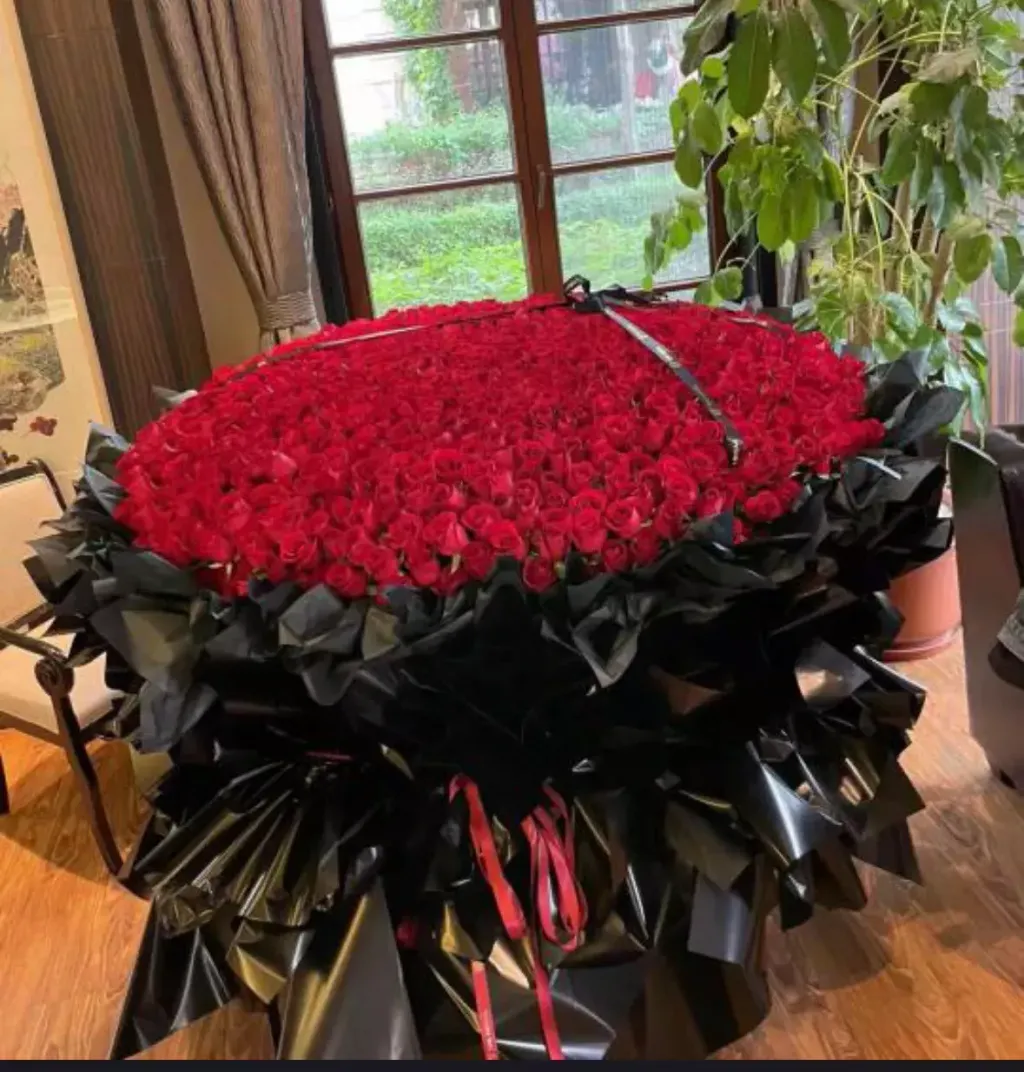 1999 Preserved Roses Bouquet