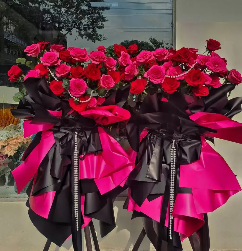 Roses Congratulations Flora 11