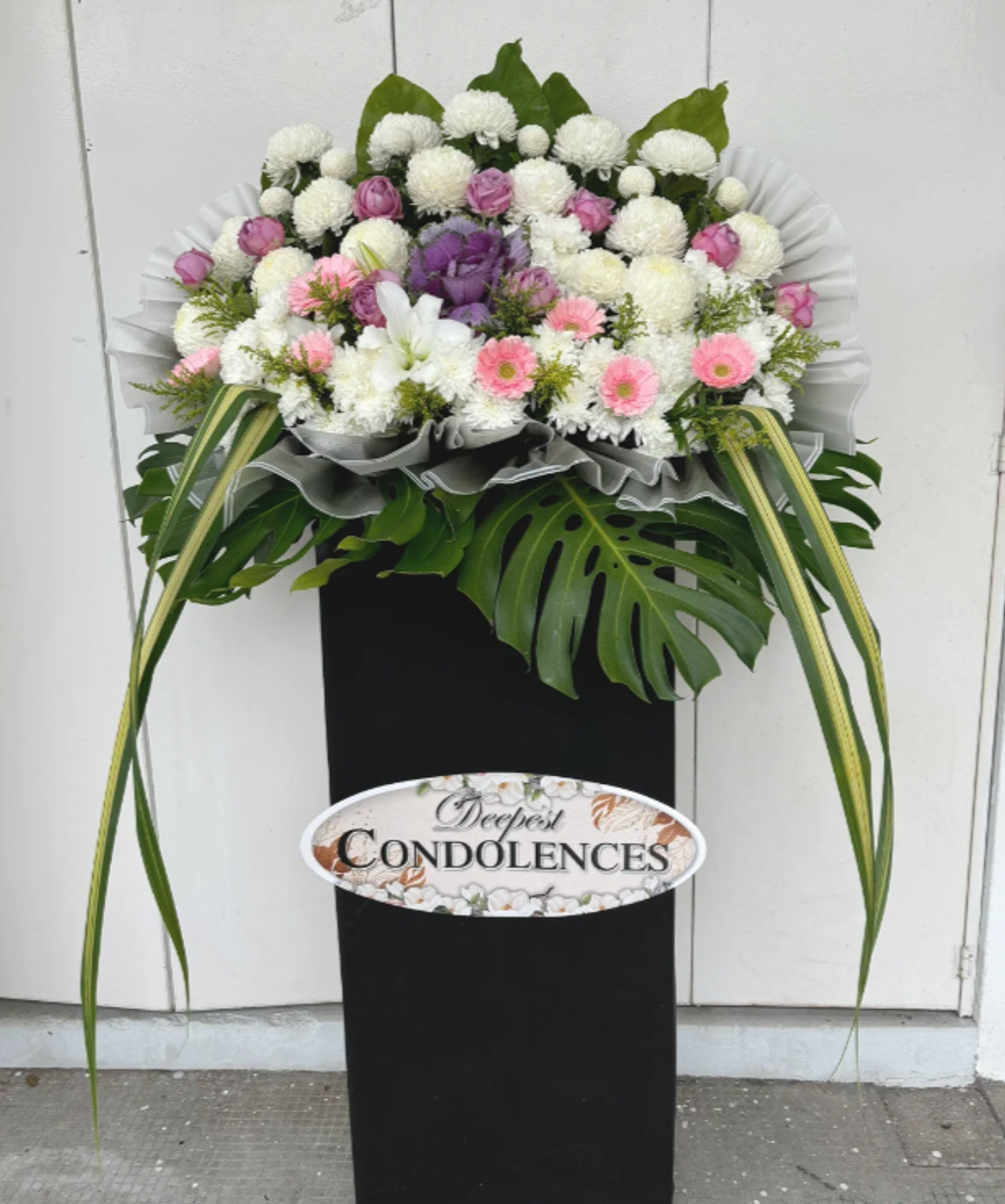 Condolences Stand 180