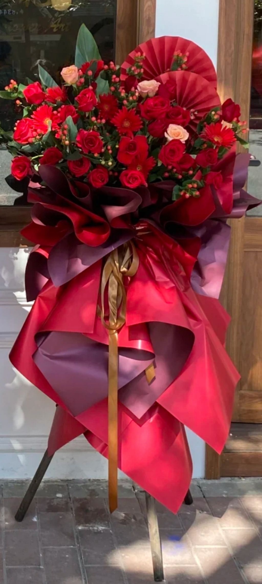 Opening Flower Stand 261