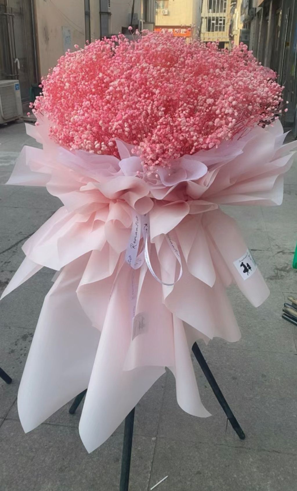 Baby’s Breath Pink Stand 82