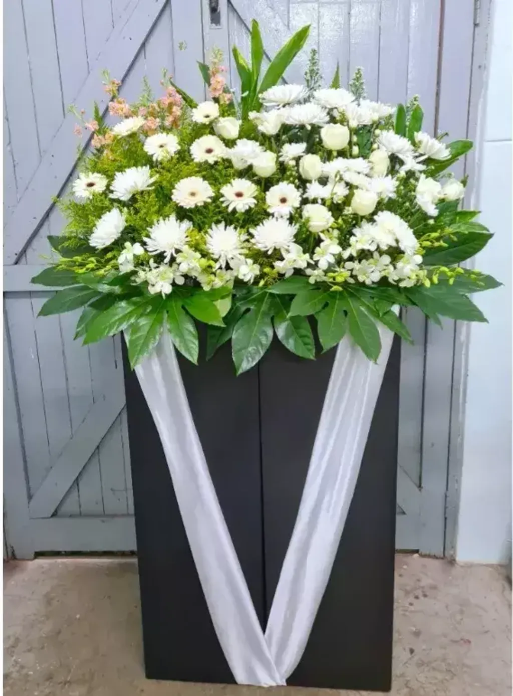 Condolence Stand 08