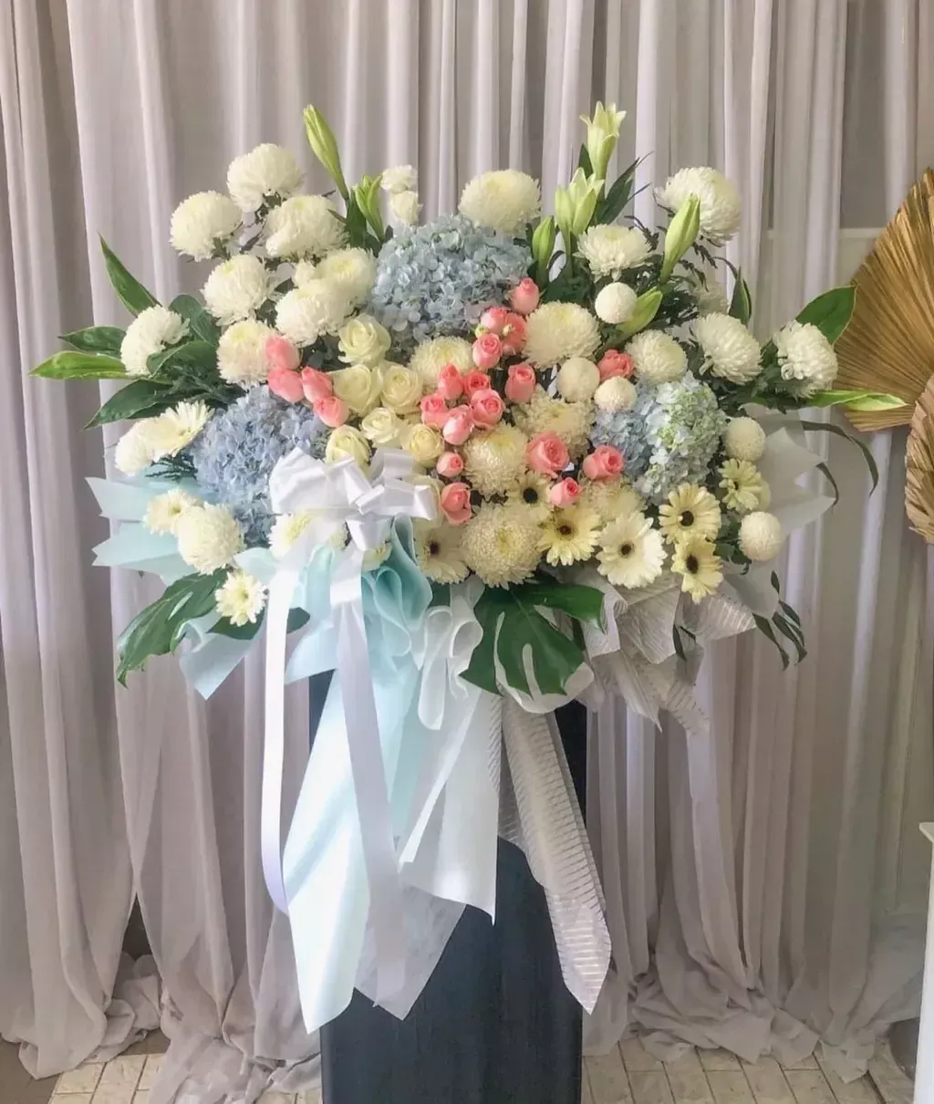 Condolences Stand 128
